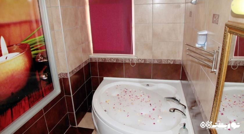 جکوزی موجود در سوئیت